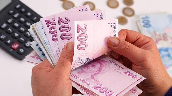 Türkiye’de milyonlarca çalışan, asgari ücrete yapılacak ara zammı merakla bekliyor.