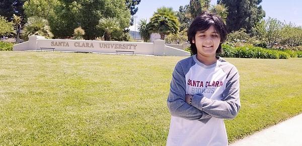 11 yaşında matematik alanında lisans derecesi aldıktan sonra, Santa Clara Üniversitesi'ne başladı ve bilgisayar mühendisliği bölümünde lisans ve yüksek lisans diplomaları kazandı.