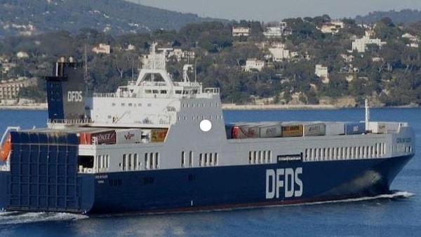 Türkiye'den Fransa'ya giden geminin içinde kesici aletli kaçak kişiler bulunduğu tespit edilmişti.