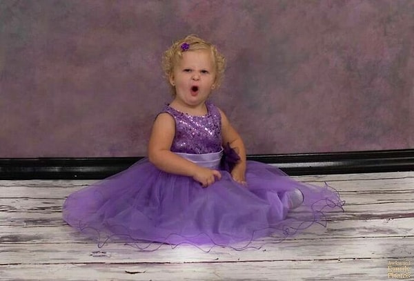 9. «Наша дочь точно не любит фотосессии».