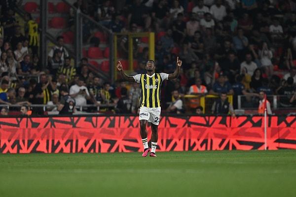 Fenerbahçe'ye kupayı getiren golleri; 1. ve 29. dakikalarda Michy Batshuayi kaydetti.