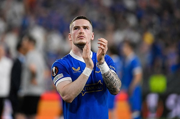 Fenerbahçe, son olarak İskoçya'nın Glasgow Rangers takımında forma giyen Ryan Kent'i transfer ettiğini açıkladı.