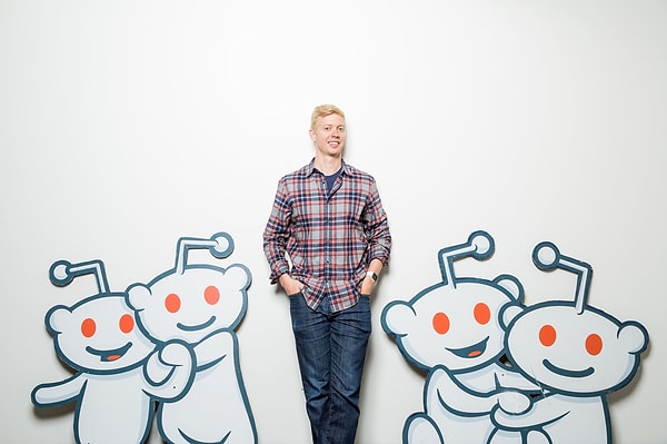 Reddit CEO'su Steve Hoffman, geçtiğimiz günlerde katıldığı soru-cevap etkinliğinde bu karardan vazgeçmeyeceklerini bir kez daha belirtti. Ancak bunun ardından Reddit toplulukları ve kullanıcılar, siteyi protesto etmeye başladı.