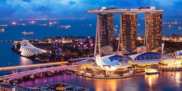 Avrupa ve Amerika ülkelerini sollayarak ikinci sıraya geçen ülke Singapur. Aynı ismi taşıyan başkentte aynı büyüklükte ortalama bir daire 3,704 dolar ediyor.
