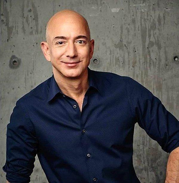 2018 yılında, Amazon'un sahibi Jeff Bezos'un Batı Teksas'ta bir dağın içine 10.000 yıllık dev bir saat inşa ettirmeye başlamıştı.