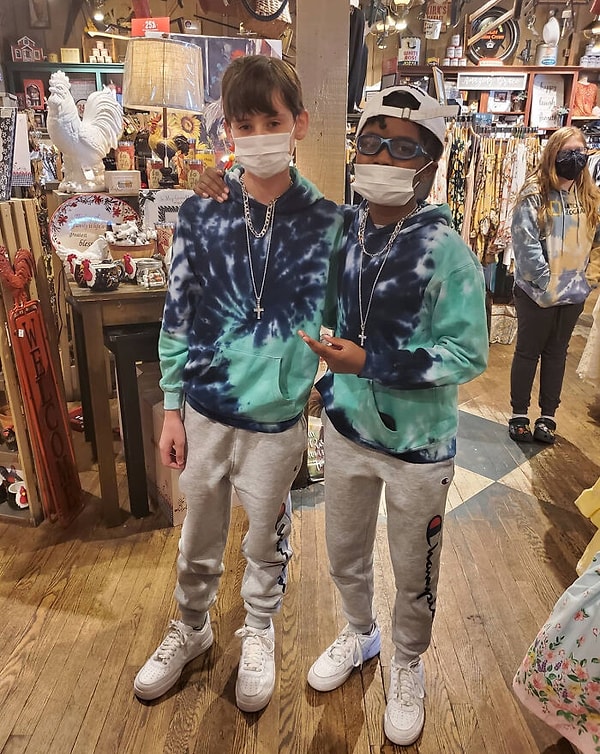 Эндрю понемногу перестал замыкаться в себе, когда Джок приглашал его поиграть в видеоигры