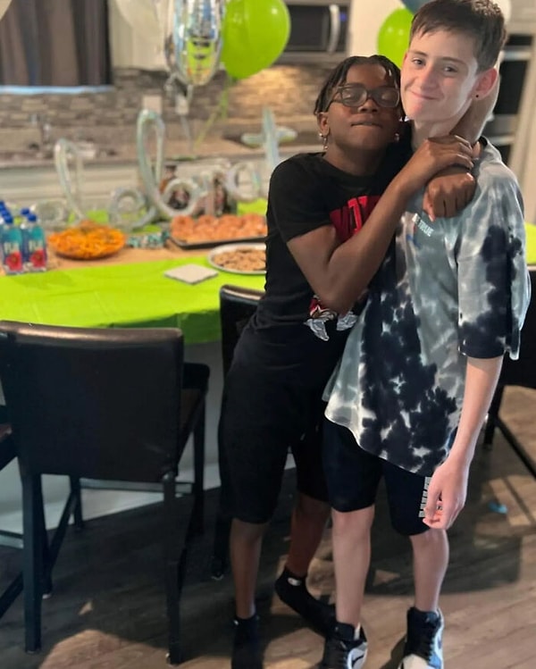 Сейчас Эндрю — счастливый мальчик, любящий сын и брат. Гиллы полностью преобразили его жизнь в лучшую сторону