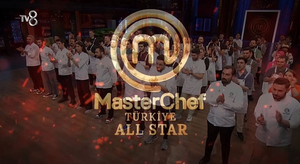 Kafasında soru işareti olanlar için MasterChef All Star'da kemik kadro belli aşamalardan geçildikten sonra belli olacak. Yani şöyle: