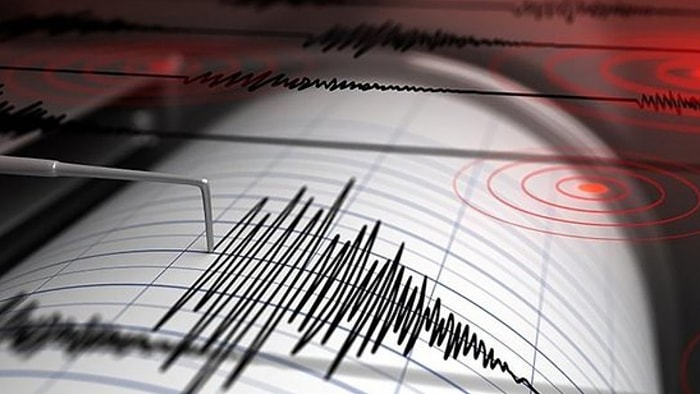 İzmir’de Korkutan Deprem: Buca ‘Sesle’ Birlikte Sallandı