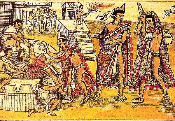 18. Aztekler, insan kurban etmenin "gücüne ve bereketine" inanıyordu: Ritüellerinde tanrıları için kadın ve çocukları kurban ediyorlardı.