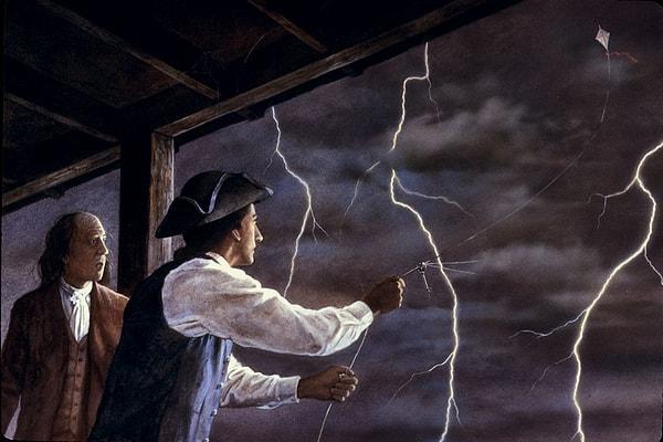 Fırtınada dışarı çıkan Franklin, uçurtmanın ipine bir anahtar bağlayarak elektrik çekip çekmeyeceğini görmek istedi.