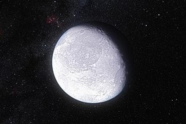 2005 yılında Plüton'un ötesinde Eris adında bir başka uzak cisim keşfedildi.