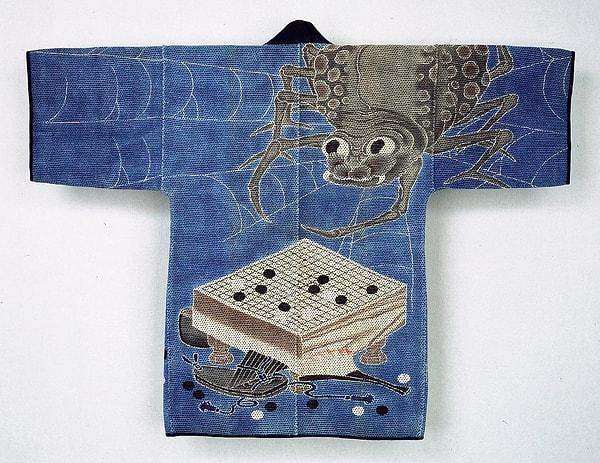 15. Japonya'dan ilginç bir eser daha: Terk edilmiş bir Go tahtasının üzerinde gezinen bir örümceği tasvir eden 19. yüzyıl Japon İtfaiyeci ceketi!