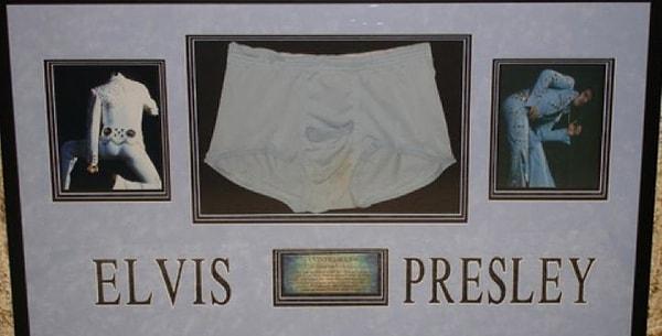 Kirli iç çamaşırı Elvis Presley'inin babasından aldıklarını açıklayan müzayede evi, Rock'n Roll kralının hep böyle dar çamaşırlar giydiğini belirtti.