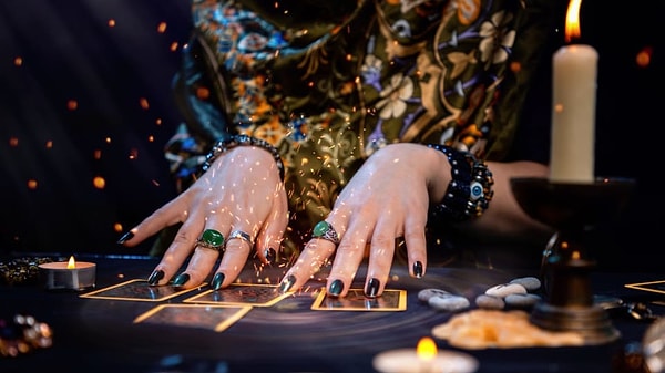 5. Выберите карту Таро: