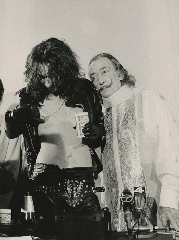 8. Akılalmaz bir ikili: Alice Cooper ve Salvador Dali (1973)