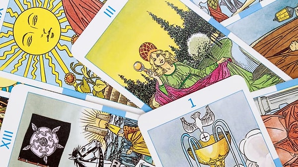 6. Выберите карту Таро: