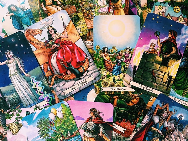 7. Выберите карту Таро: