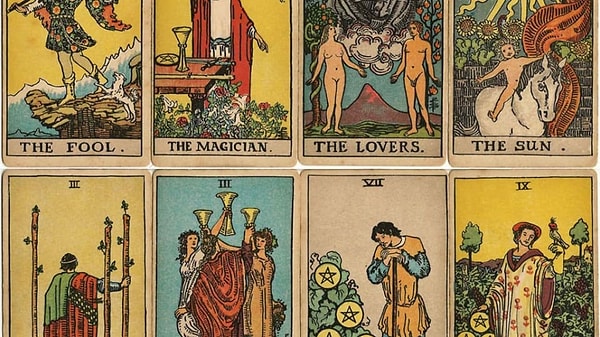 10. Выберите карту Таро: