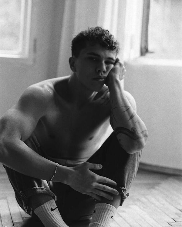 21-летний художник живет в Берлине и занимается абстракционизмом