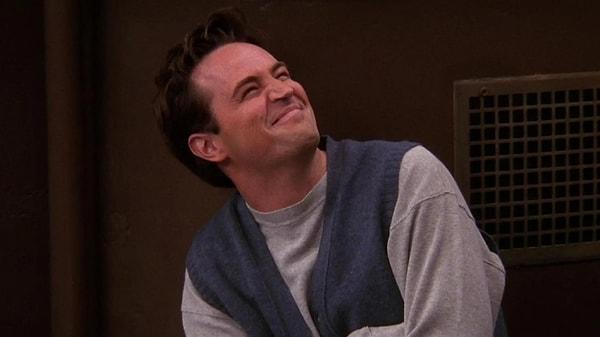Chandler karakterinden hatırlayacağımız üzere kendisi aynı zamanda sosyal anksiyete ve ilişkide bağlanma problemleriyle de uğraşıyordu.