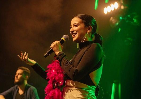 Melika Şahin'in 22 Temmuz'da Bursa Festivali kapsamında sahne alacaktı. Fakat Bursa Belediyesi tarafından yapılan açıklamayla, konserin iptal edildiği duyurulmuştu.