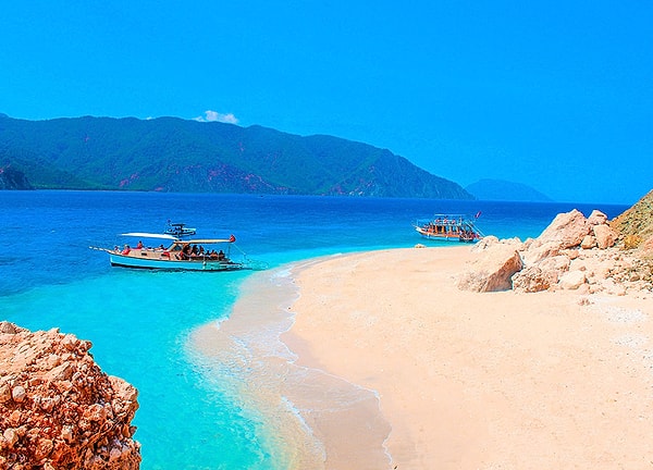 Pristine Beaches and Turquoise Waters: