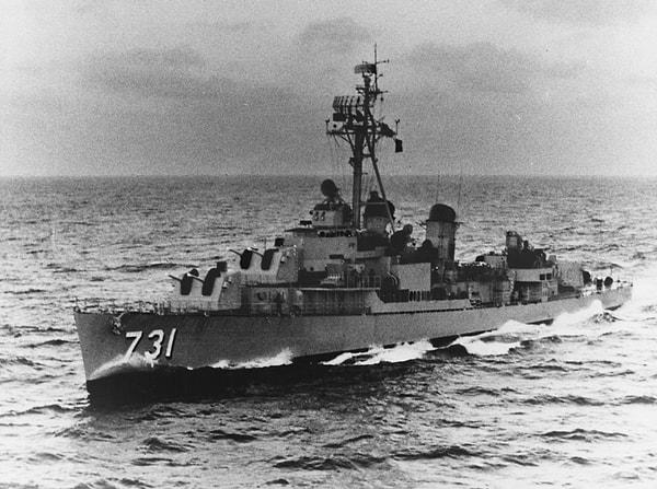 7. 2 Ağustos 1964'te ABD muhrip gemisi USS. Maddox, Kuzey Vietnam'ı hedef aldığını söyledi.