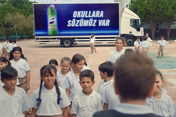 Domestos’un “Okul Hijyen Programı” kapsamında uzun yıllardır sürdürdüğü projeler ve “cool” marka algısı arasında nasıl bir ilişki var?