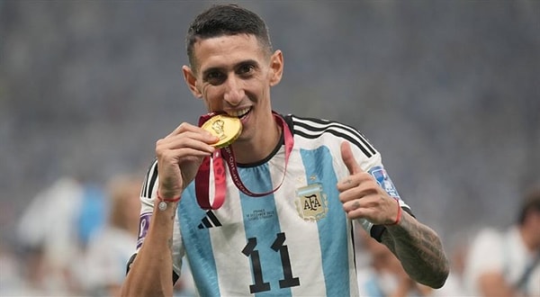 16 - Angel Di Maria