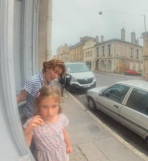 Fransa’da bu sefer bir kişinin çocuğu kaçırma girişimi kameraya yansıdı.