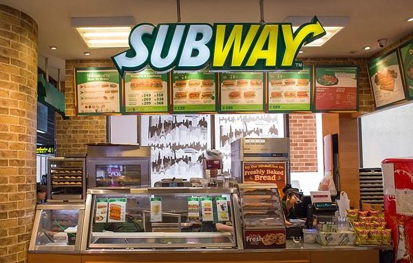 Subway de, ChatGPT’den Whopper ve Big Mac’i, kendi ürünleri olan ‘Footlong Sandwich’le karşılaştırmasını istedi.