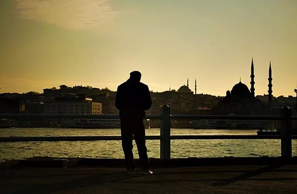 Siz ne düşünüyorsunuz? Nasıl insanlar, nasıl bir ülke olduk? Değişen iyi şeyler de yok mu? Yorumlara bekliyoruz.