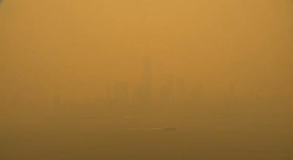 9. "Kanada'daki orman yangınları nedeniyle geçtiğimiz sabah New York... O gün, New York geçici olarak dünyanın en kötü hava kalitesi sıralamasında birinci sıradaydı."