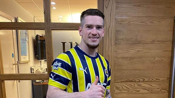 İlk olarak Ryan Kent transferini duyuran Fenerbahçe, Edin Dzeko'yu da açıkladı.