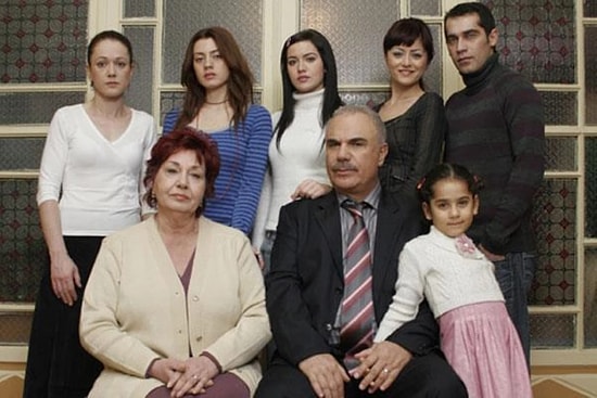 Yaprak Dökümü: Unveiling the Emotional Saga of Turkish Series with Heartrending Stories