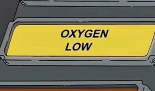 Затем Гомер застревает в подводной лодке и начинает паниковать, прежде чем вспыхивает свет с низким содержанием кислорода, и Гомер теряет сознание.