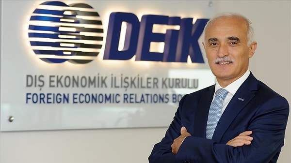 Dış Ekonomik İlişkiler Kurulu (DEİK) Başkanı Nail Olpak, "Politika faizinin, fiyat istikrarı ve finansal istikrara olumlu tesir edecek şekilde artırılmasının, üretim ve büyümedeki muhtemel yan etkilerini minimize etmesini ümit ediyoruz" dedi.