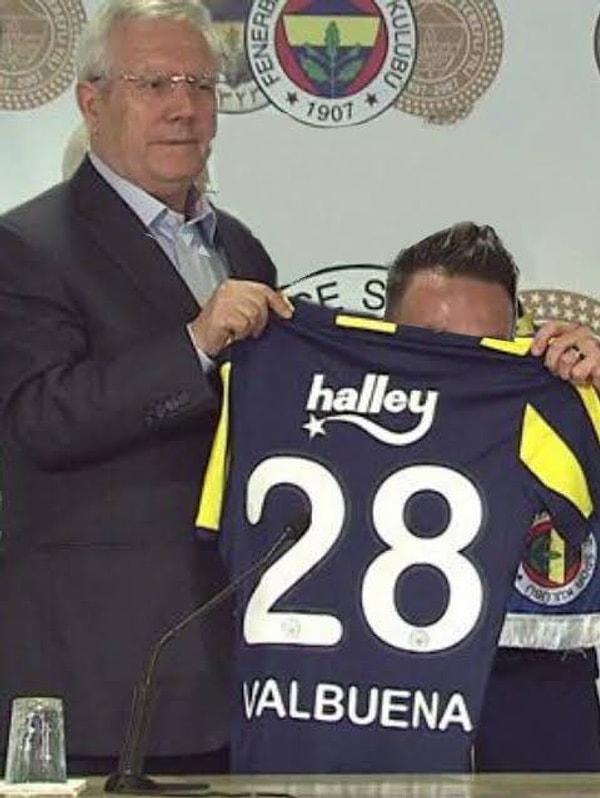 Valbuena tanıtılırken Başkan Aziz Yıldırım'ın bu hareketi unutulmaz arasında👇