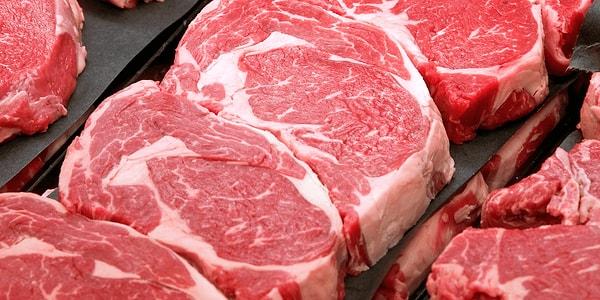 Etin kesimi: Eti doğru şekilde kesmek, etin dokusunu etkileyebilir. Eti keserken liflerine dik olarak kesmeye özen gösterin. Bu şekilde, etin lifleri daha kısa olacak ve daha kolay çiğnenen bir et elde edebileceksiniz.