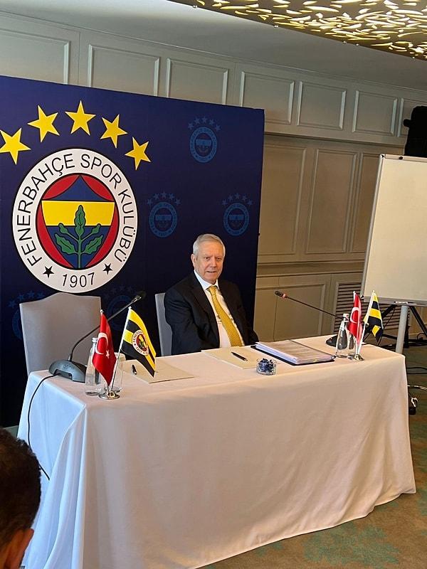 Fenerbahçe Başkanı Ali Koç'a kongre yapması konusunda çağrıdan Aziz Yıldırım, hiç kimsenin aday çıkmaması durumunda kendisinin aday olacağını söyledi.