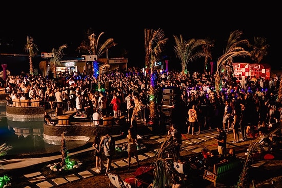 Illuminating the Night: The Spectacular Nightlife of Alaçatı, Turkey