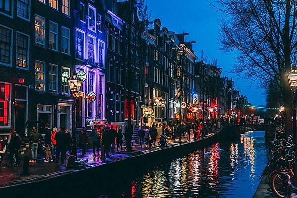 Hollanda'nın renkli gece hayatı seni bekliyor!