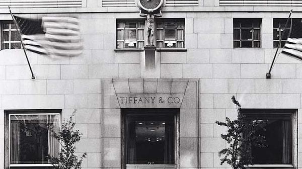 10. Tiffany & Co. - Kırtasiye Ürünleri (1837)