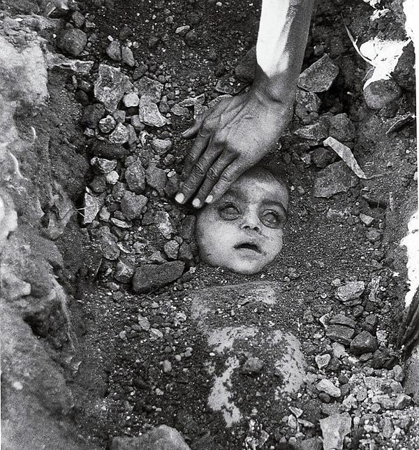 2. "1984 yılında yaşanan Bhopal felaketi..."