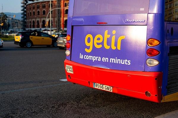 İspanya’da İngiliz teslimat devi Deliveroo’nun piyasadan çekilmesinin ardından Getir’in rakipleri Glovo, Just Eat ve Uber Eats pazar paylarını artırmış, Getir ise geride kalmıştı.
