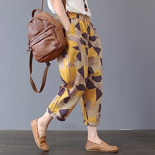 Geometrik desenli harem pantolonlar da rahat şıklık için ideal parçalardan...