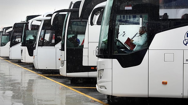 Fiyatı artış gösteren ürünlerin başında ise ulaştırma ve haberleşme grubunda yüzde 32 artış gösteren şehirlerarası otobüs harcamaları geldi.