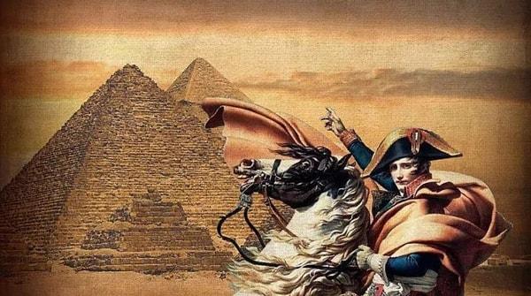 Napolyon'un Büyük Piramit'in içinde uyuduğu iddiası çeşitli şekillerde yorumlanmıştır.