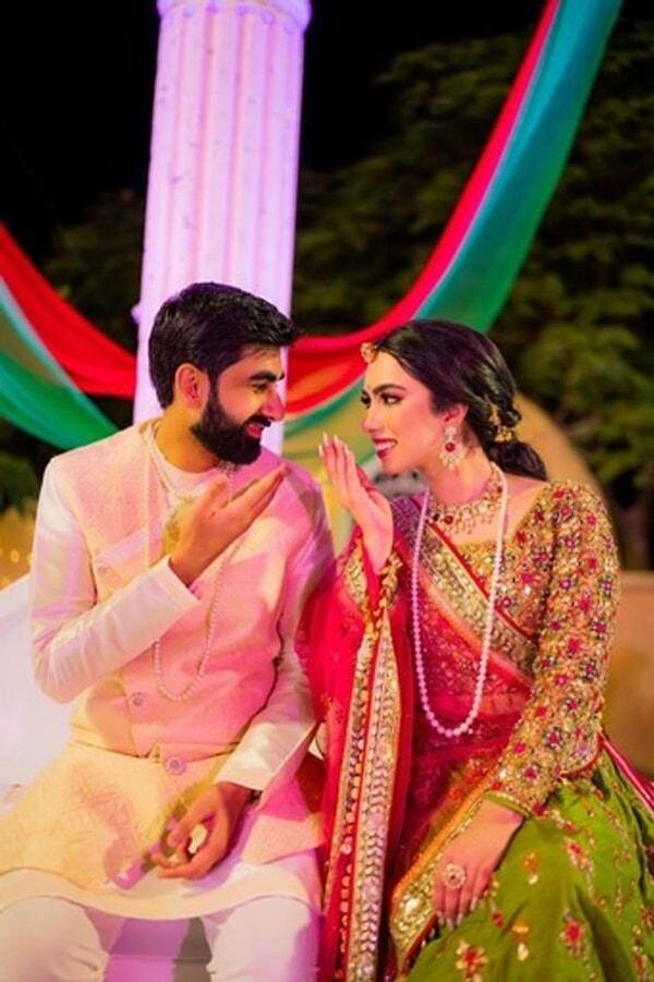 Ana karakterimiz Ayesha bunun bir Bollywood filmi teması olduğunu ve videonun viral olmasını beklemediklerini söyledi. Yani düğünün teması aslında Jodha-Akbar filmiymiş ve bu da filme bir göndermeymiş...